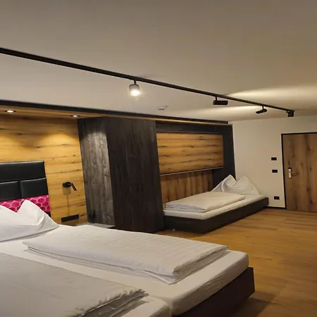 In Zillertal Near Slopes & Whirlpool, Cleaning Included 別荘