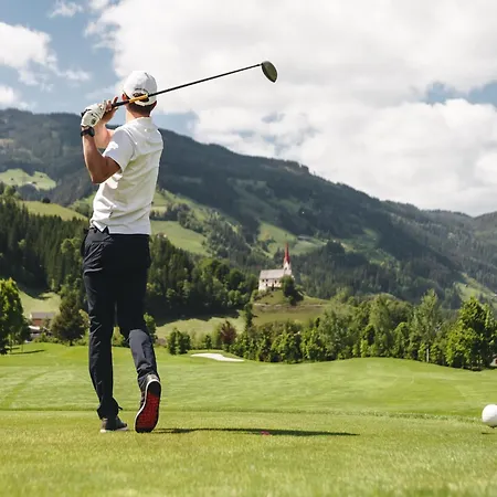 In Zillertal Near Slopes & Whirlpool, Cleaning Included Ferienhaus *
